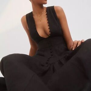 Elegant Black Backless Maxi Dress with Tie-Back